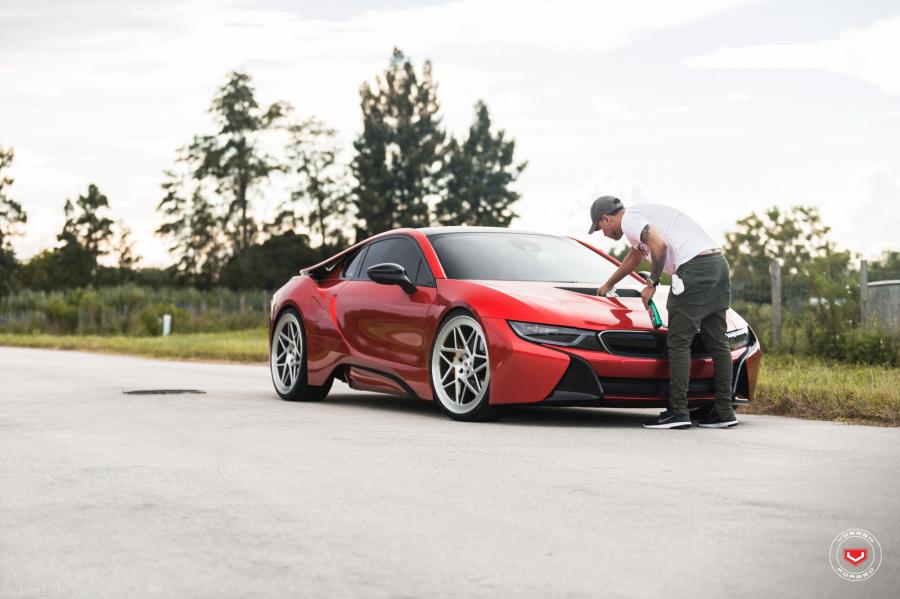  BMW i8 on Vossen Wheels (LC-109T) 2017 года  (фото 15 из 18)